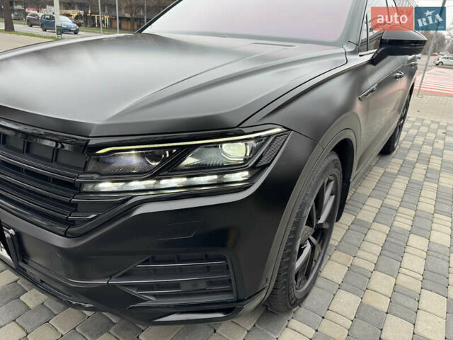 Черный Фольксваген Туарег, объемом двигателя 2.97 л и пробегом 186 тыс. км за 53000 $, фото 16 на Automoto.ua