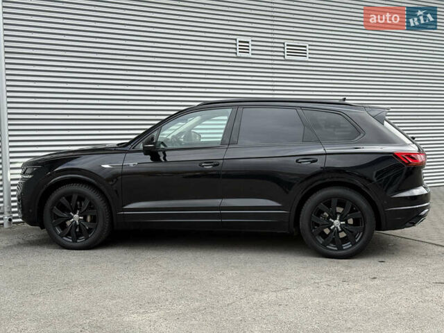 Черный Фольксваген Туарег, объемом двигателя 3 л и пробегом 140 тыс. км за 57999 $, фото 51 на Automoto.ua