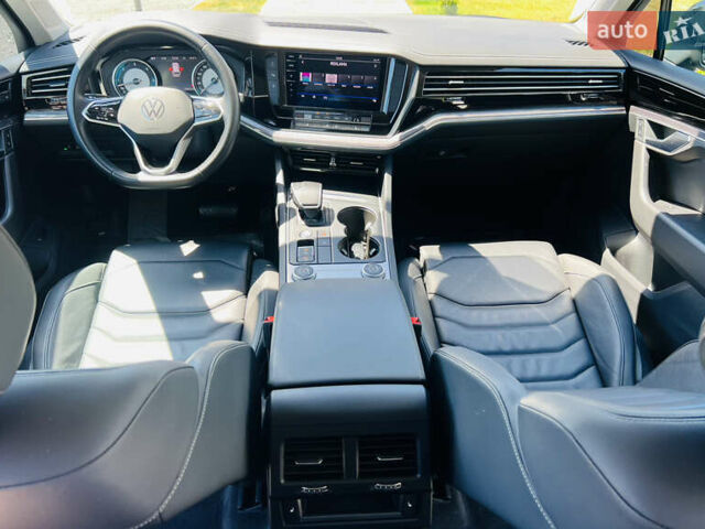 Черный Фольксваген Туарег, объемом двигателя 3 л и пробегом 143 тыс. км за 46000 $, фото 32 на Automoto.ua