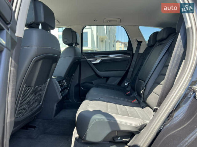 Черный Фольксваген Туарег, объемом двигателя 3 л и пробегом 143 тыс. км за 46000 $, фото 27 на Automoto.ua