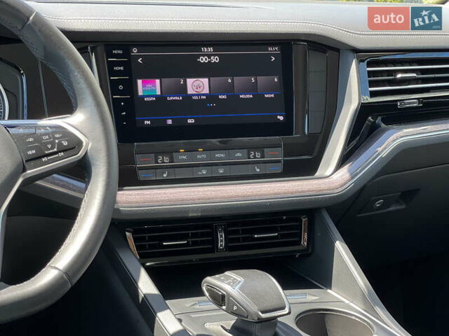 Черный Фольксваген Туарег, объемом двигателя 3 л и пробегом 143 тыс. км за 46000 $, фото 38 на Automoto.ua