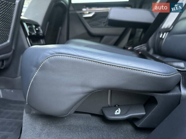 Черный Фольксваген Туарег, объемом двигателя 2.97 л и пробегом 161 тыс. км за 52500 $, фото 80 на Automoto.ua