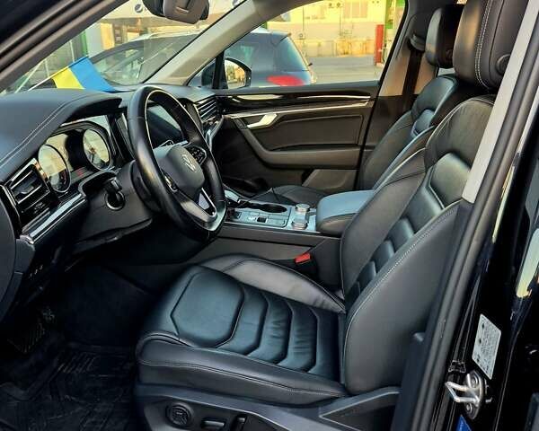 Черный Фольксваген Туарег, объемом двигателя 2.97 л и пробегом 214 тыс. км за 41900 $, фото 4 на Automoto.ua