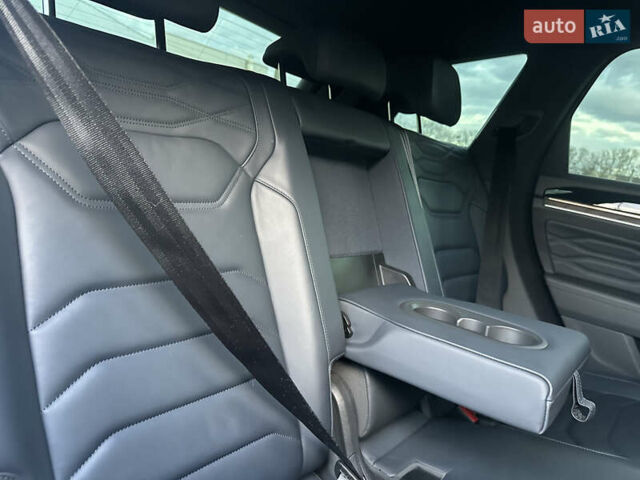 Черный Фольксваген Туарег, объемом двигателя 2.97 л и пробегом 161 тыс. км за 52500 $, фото 85 на Automoto.ua