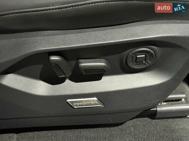 Черный Фольксваген Туарег, объемом двигателя 2.97 л и пробегом 134 тыс. км за 46000 $, фото 16 на Automoto.ua