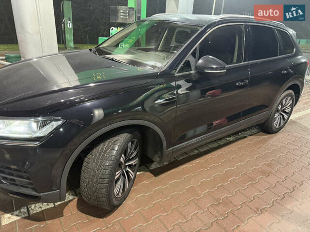 Черный Фольксваген Туарег, объемом двигателя 2.97 л и пробегом 134 тыс. км за 46000 $, фото 9 на Automoto.ua