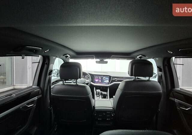 Чорний Фольксваген Туарег, об'ємом двигуна 2.97 л та пробігом 62 тис. км за 61200 $, фото 14 на Automoto.ua