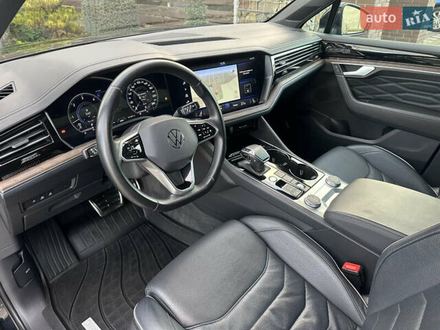 Черный Фольксваген Туарег, объемом двигателя 2.97 л и пробегом 161 тыс. км за 52500 $, фото 47 на Automoto.ua