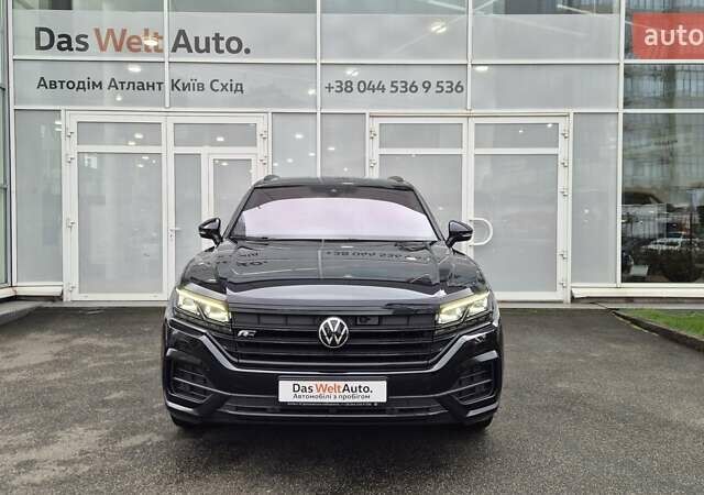 Чорний Фольксваген Туарег, об'ємом двигуна 2.97 л та пробігом 62 тис. км за 61200 $, фото 1 на Automoto.ua