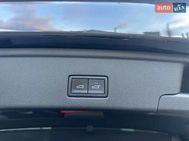 Черный Фольксваген Туарег, объемом двигателя 2.97 л и пробегом 161 тыс. км за 52500 $, фото 93 на Automoto.ua