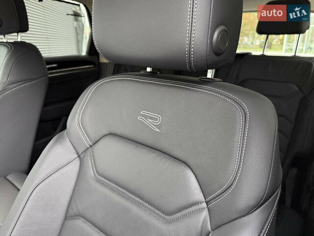 Черный Фольксваген Туарег, объемом двигателя 3 л и пробегом 140 тыс. км за 57999 $, фото 66 на Automoto.ua