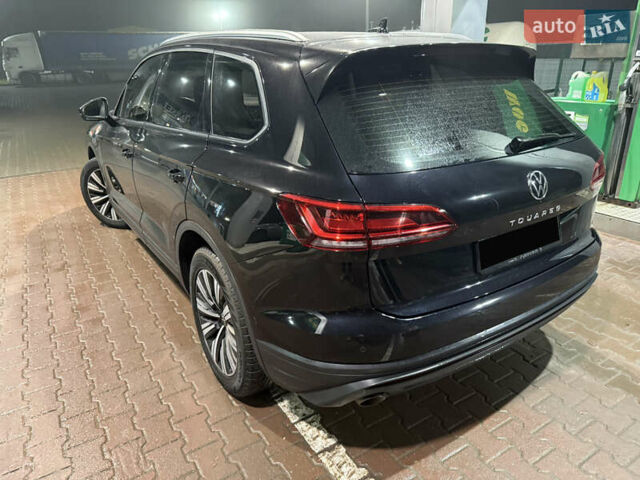 Черный Фольксваген Туарег, объемом двигателя 2.97 л и пробегом 134 тыс. км за 46000 $, фото 7 на Automoto.ua