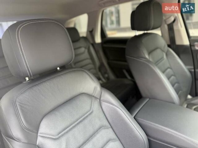 Чорний Фольксваген Туарег, об'ємом двигуна 2.99 л та пробігом 101 тис. км за 49400 $, фото 27 на Automoto.ua