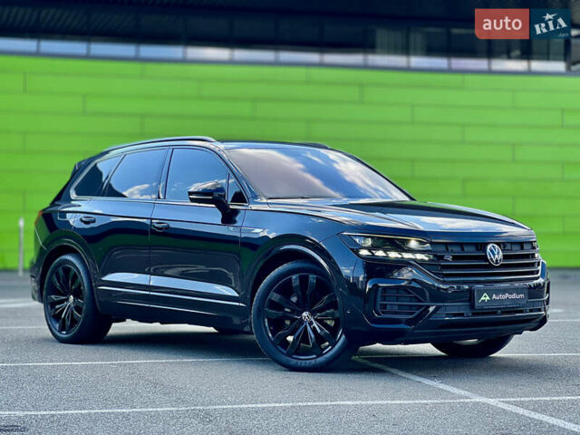 Черный Фольксваген Туарег, объемом двигателя 3 л и пробегом 171 тыс. км за 51999 $, фото 1 на Automoto.ua