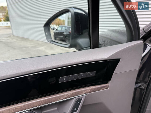 Черный Фольксваген Туарег, объемом двигателя 3 л и пробегом 140 тыс. км за 57999 $, фото 59 на Automoto.ua