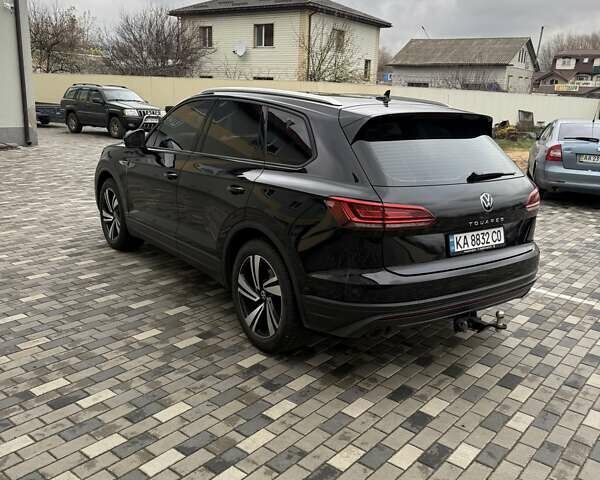 Черный Фольксваген Туарег, объемом двигателя 2.97 л и пробегом 126 тыс. км за 52000 $, фото 2 на Automoto.ua