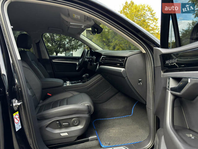 Чорний Фольксваген Туарег, об'ємом двигуна 2.97 л та пробігом 108 тис. км за 57800 $, фото 25 на Automoto.ua