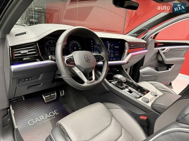 Чорний Фольксваген Туарег, об'ємом двигуна 3 л та пробігом 154 тис. км за 56900 $, фото 29 на Automoto.ua