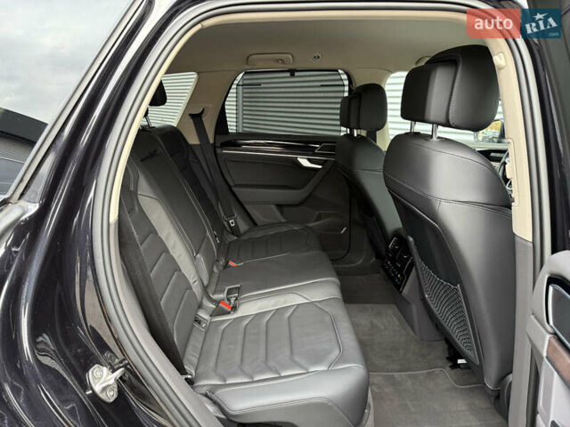 Черный Фольксваген Туарег, объемом двигателя 3 л и пробегом 140 тыс. км за 57999 $, фото 38 на Automoto.ua