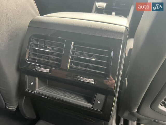 Черный Фольксваген Туарег, объемом двигателя 3 л и пробегом 142 тыс. км за 53700 $, фото 12 на Automoto.ua