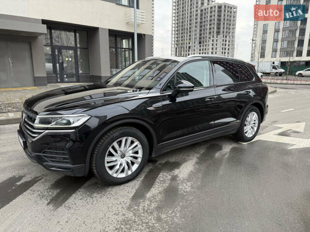 Чорний Фольксваген Туарег, об'ємом двигуна 2.97 л та пробігом 215 тис. км за 39800 $, фото 3 на Automoto.ua