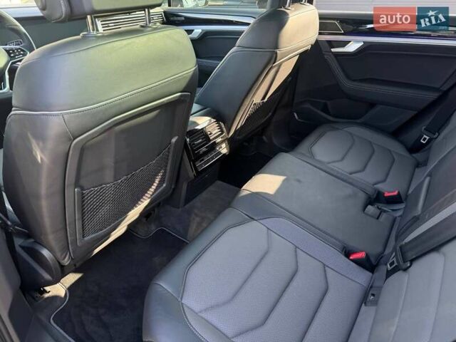 Черный Фольксваген Туарег, объемом двигателя 2.97 л и пробегом 114 тыс. км за 57900 $, фото 6 на Automoto.ua