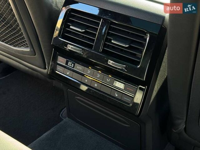 Черный Фольксваген Туарег, объемом двигателя 2.97 л и пробегом 114 тыс. км за 57900 $, фото 22 на Automoto.ua