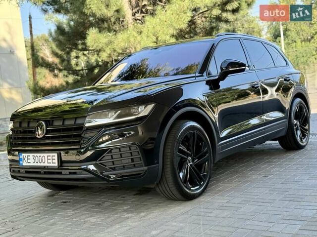 Черный Фольксваген Туарег, объемом двигателя 2.97 л и пробегом 70 тыс. км за 47800 $, фото 1 на Automoto.ua