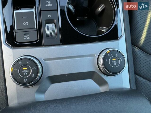 Чорний Фольксваген Туарег, об'ємом двигуна 2.97 л та пробігом 105 тис. км за 61500 $, фото 44 на Automoto.ua