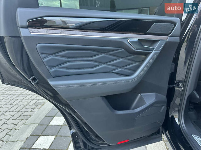 Черный Фольксваген Туарег, объемом двигателя 2.97 л и пробегом 161 тыс. км за 52500 $, фото 75 на Automoto.ua