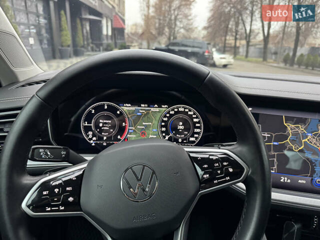 Черный Фольксваген Туарег, объемом двигателя 2.97 л и пробегом 186 тыс. км за 53000 $, фото 29 на Automoto.ua