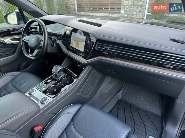 Черный Фольксваген Туарег, объемом двигателя 2.97 л и пробегом 161 тыс. км за 52500 $, фото 68 на Automoto.ua