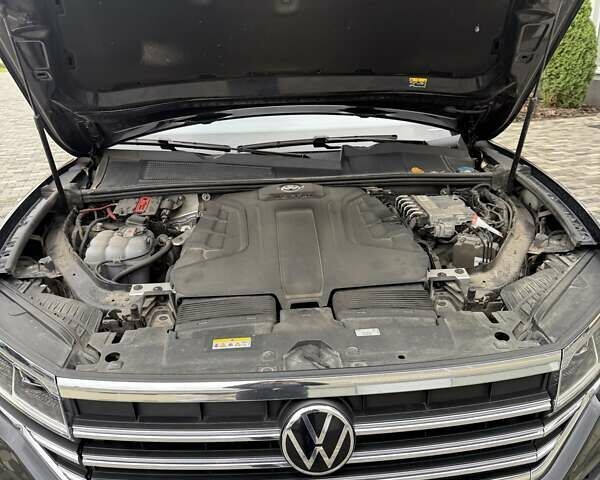 Черный Фольксваген Туарег, объемом двигателя 2.97 л и пробегом 126 тыс. км за 52000 $, фото 5 на Automoto.ua