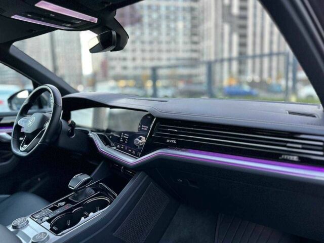 Черный Фольксваген Туарег, объемом двигателя 3 л и пробегом 74 тыс. км за 68700 $, фото 21 на Automoto.ua