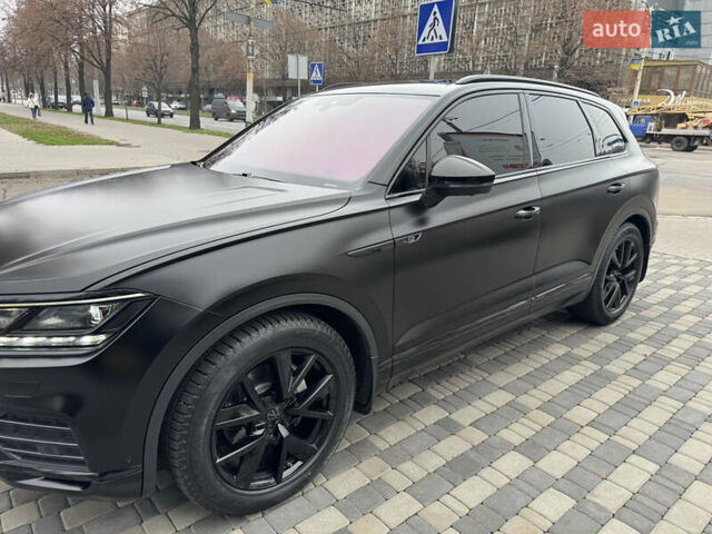 Черный Фольксваген Туарег, объемом двигателя 2.97 л и пробегом 186 тыс. км за 53000 $, фото 7 на Automoto.ua