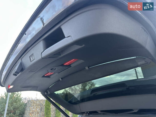 Черный Фольксваген Туарег, объемом двигателя 2.97 л и пробегом 161 тыс. км за 52500 $, фото 92 на Automoto.ua