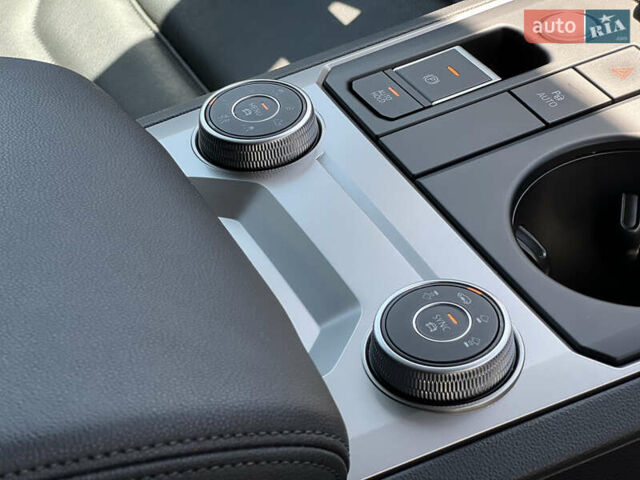 Черный Фольксваген Туарег, объемом двигателя 3 л и пробегом 143 тыс. км за 46000 $, фото 46 на Automoto.ua