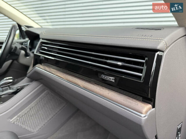 Черный Фольксваген Туарег, объемом двигателя 3 л и пробегом 140 тыс. км за 57999 $, фото 25 на Automoto.ua