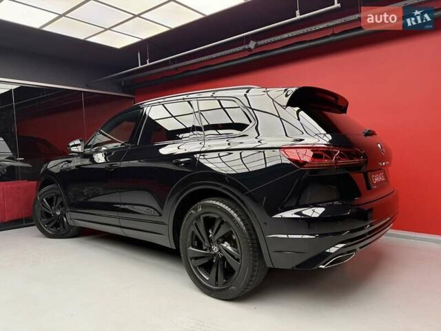 Чорний Фольксваген Туарег, об'ємом двигуна 3 л та пробігом 154 тис. км за 56900 $, фото 19 на Automoto.ua