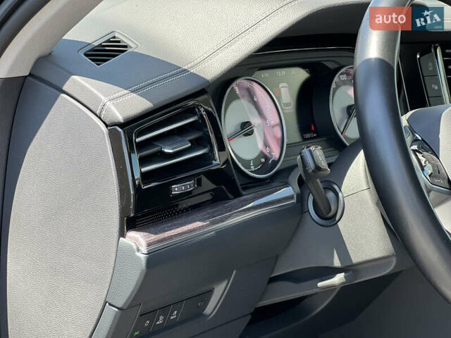 Черный Фольксваген Туарег, объемом двигателя 3 л и пробегом 143 тыс. км за 46000 $, фото 23 на Automoto.ua