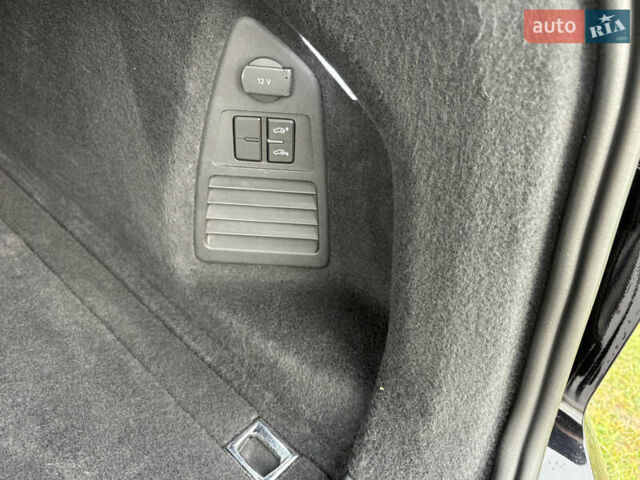 Черный Фольксваген Туарег, объемом двигателя 2.97 л и пробегом 133 тыс. км за 46900 $, фото 28 на Automoto.ua