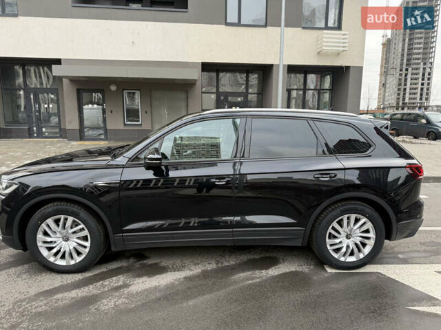 Чорний Фольксваген Туарег, об'ємом двигуна 2.97 л та пробігом 215 тис. км за 39800 $, фото 2 на Automoto.ua