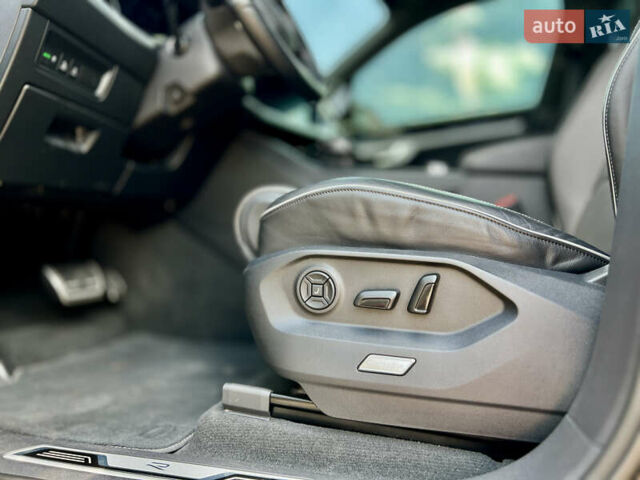 Черный Фольксваген Туарег, объемом двигателя 3 л и пробегом 171 тыс. км за 51999 $, фото 24 на Automoto.ua