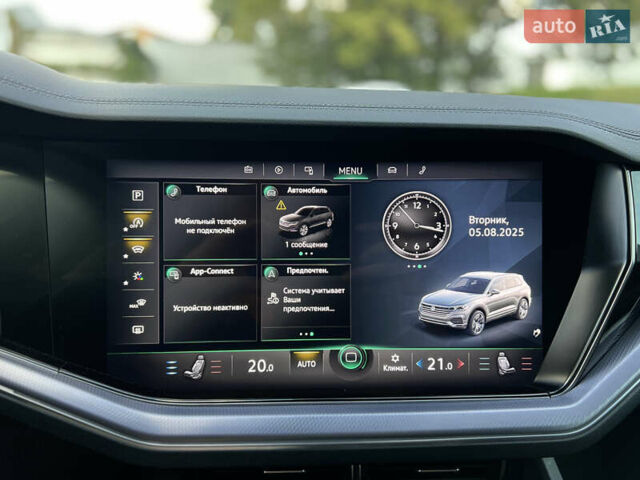 Черный Фольксваген Туарег, объемом двигателя 3 л и пробегом 171 тыс. км за 51999 $, фото 56 на Automoto.ua