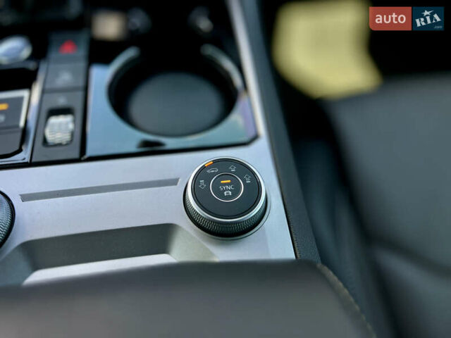 Черный Фольксваген Туарег, объемом двигателя 3 л и пробегом 171 тыс. км за 51999 $, фото 47 на Automoto.ua