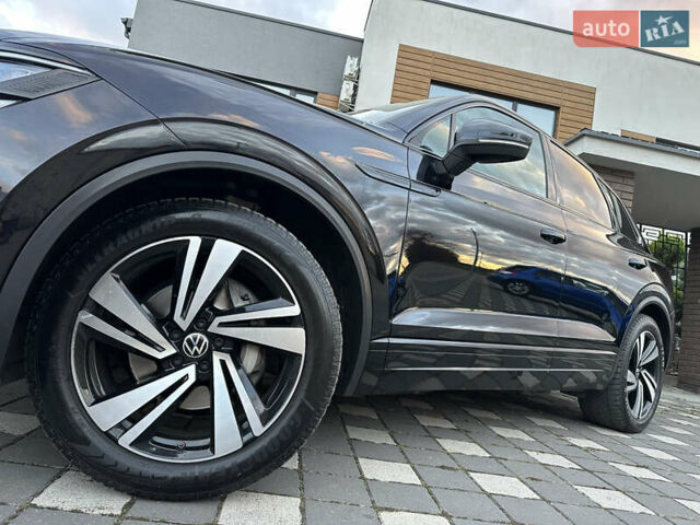 Черный Фольксваген Туарег, объемом двигателя 2.97 л и пробегом 161 тыс. км за 52500 $, фото 12 на Automoto.ua