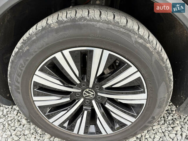 Черный Фольксваген Туарег, объемом двигателя 2.97 л и пробегом 133 тыс. км за 46900 $, фото 13 на Automoto.ua