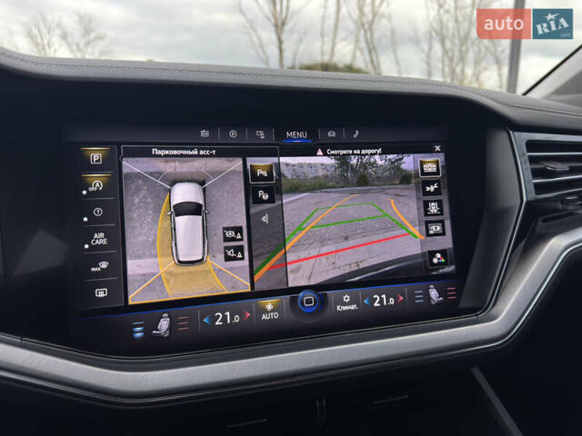 Черный Фольксваген Туарег, объемом двигателя 2.97 л и пробегом 108 тыс. км за 58500 $, фото 38 на Automoto.ua