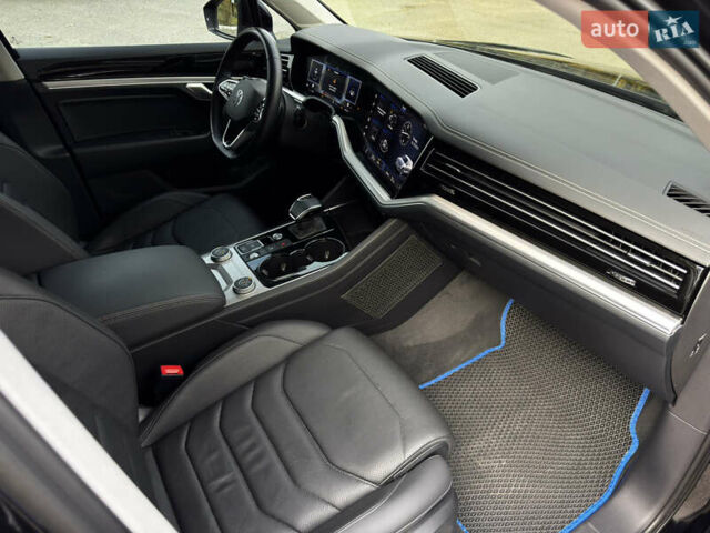 Чорний Фольксваген Туарег, об'ємом двигуна 2.97 л та пробігом 108 тис. км за 57800 $, фото 24 на Automoto.ua