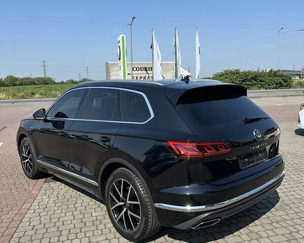 Черный Фольксваген Туарег, объемом двигателя 2.97 л и пробегом 2 тыс. км за 73000 $, фото 16 на Automoto.ua